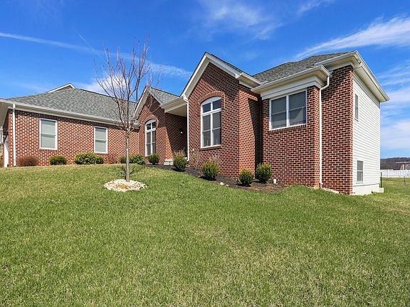 3rd image of 5 Gladhill Dr