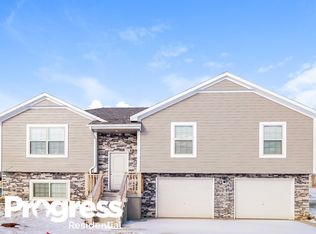 7460 Overland Dr, Belton, MO 64012