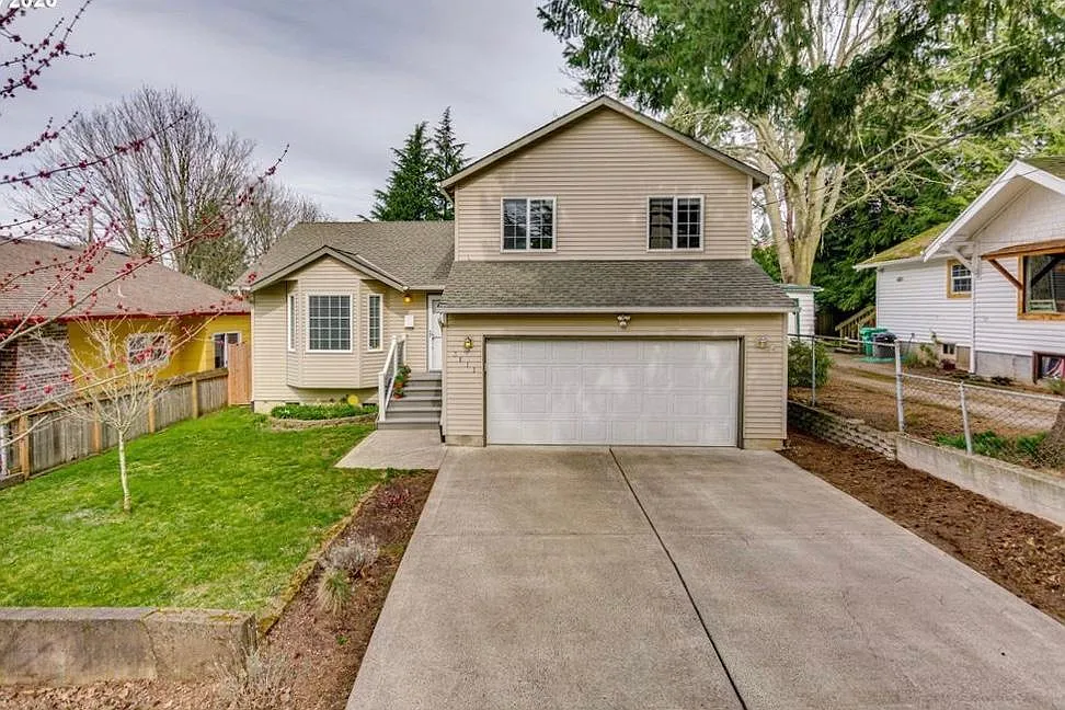 3 bed, 2.5 bath, 1663 sqft, $3,225 — Photo 1
