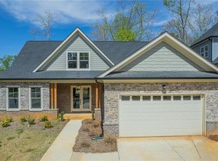 1373 Ashbury Park Way, Hoschton, GA 30548