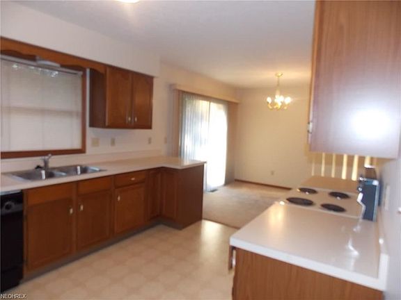 4th image of 483-485 S Kaser Dr