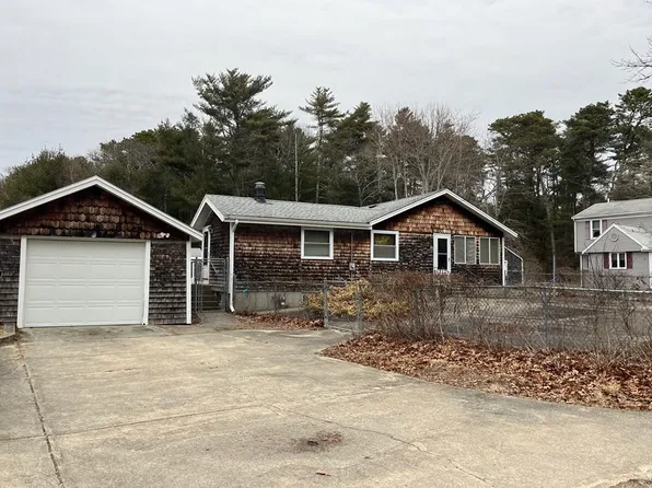 23 Crooked River Rd, Wareham, MA 02571
