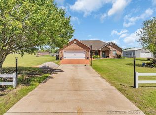 17 Quail Ridge St, Ardmore, OK 73401
