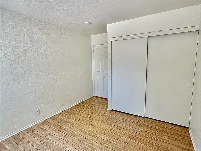 5042 Rainbow Blvd #106 — Photo 15