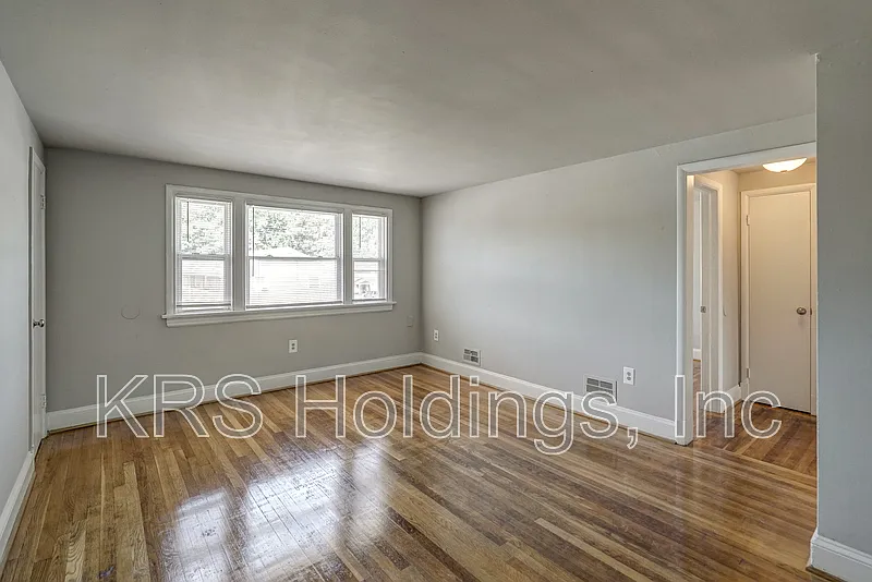 2 bed, 1.0 bath, 875 sqft, $1,195 — Photo 3