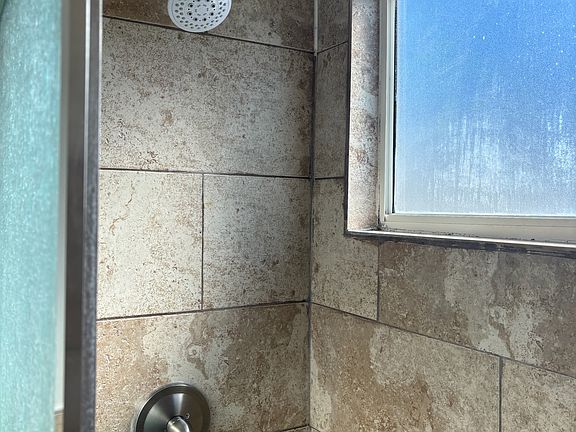 3rd image of 6829 Flora Ave #G
