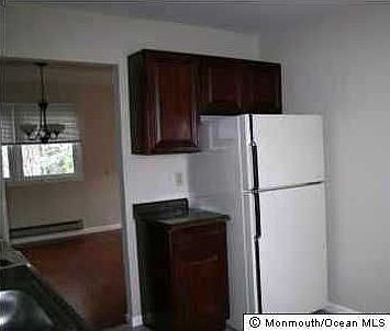 4th image of 2 Longwood Dr #72