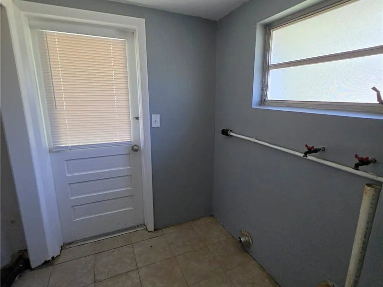 45 S Monroe St — Photo 16