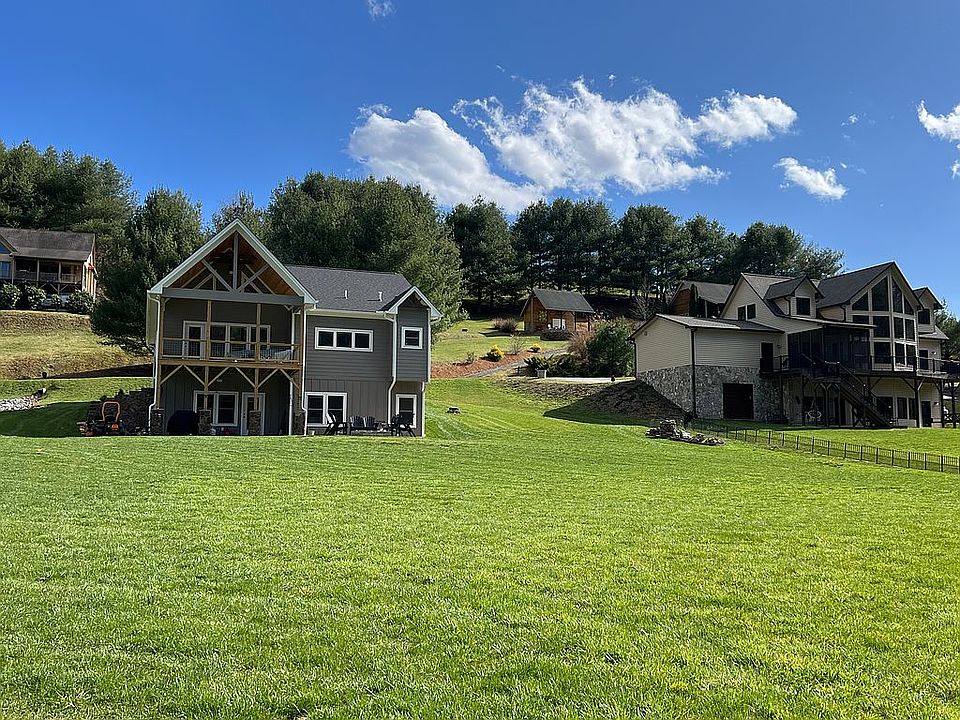 1st image of 424 Green Meadows Dr