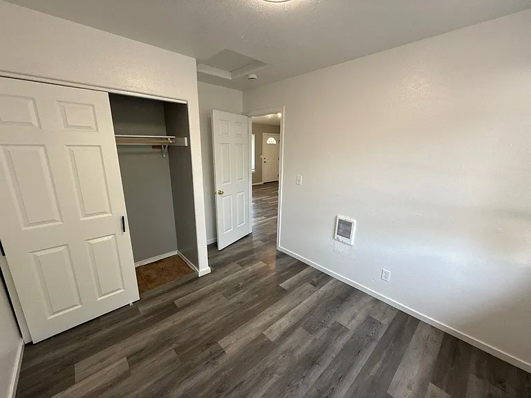 1265 Poplar St — Photo 17