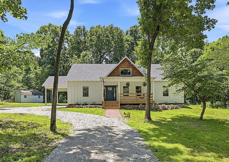 1st image of 21390 Laurel Ln