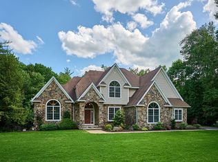 5 Deer Haven Dr, Haydenville, MA 01039