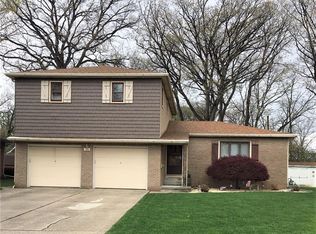 314 Hawthorne Ln, Rossford, OH
