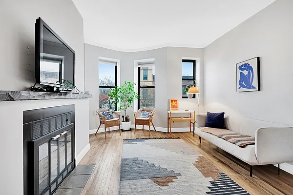 Sold by Bond New York | media 15