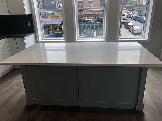 Rented by Thermos Realty & Management Inc | media 60