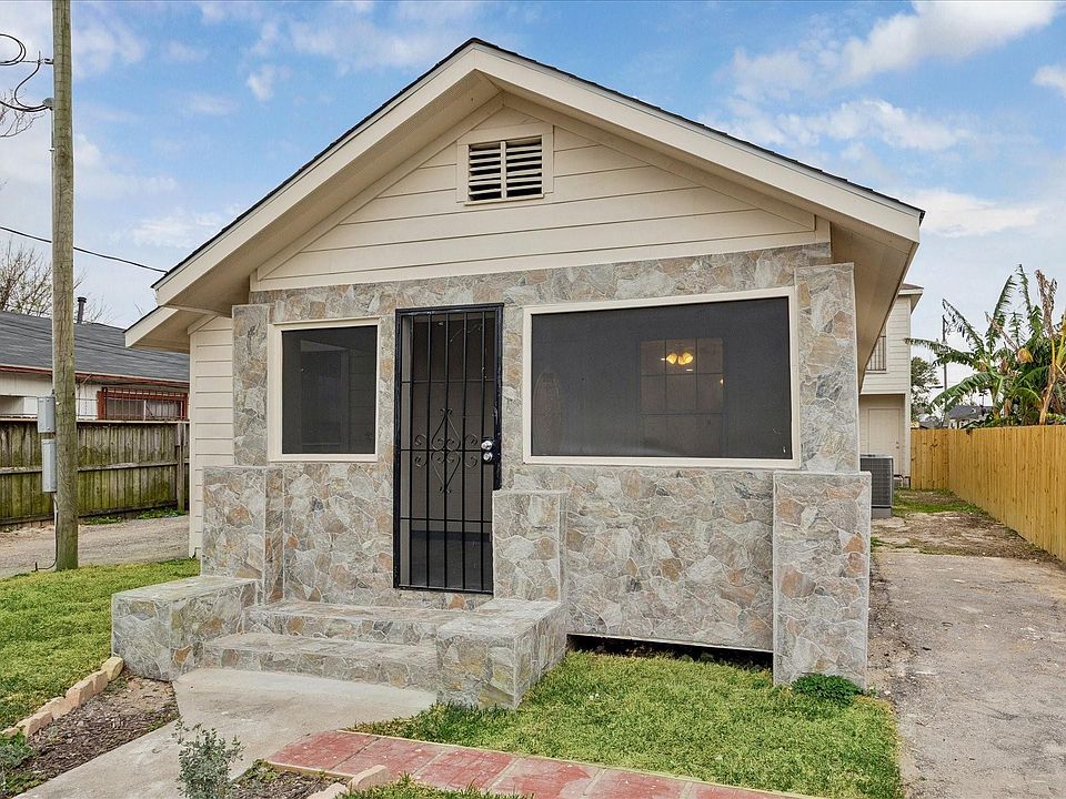 1st image of 1803 Simpson St