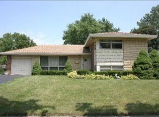 107 S We Go Trl, Mount Prospect, IL 60056