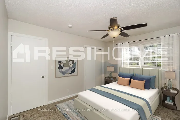 129 Gregory Ct — Photo 8