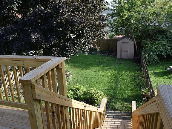 4th image of 919 Starkweather Ave