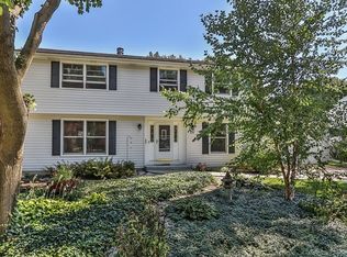 895 Ruth Dr, Elgin, IL 60123