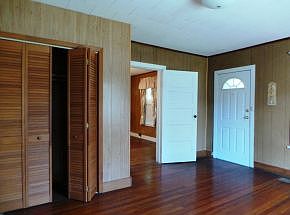 5th image of 2111 E Watauga Ave