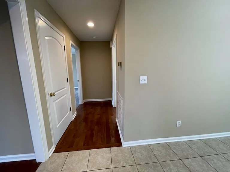 1625 Farmington Dr — Photo 11