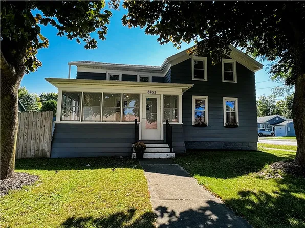 8962 N Seneca St, Weedsport, NY 13166