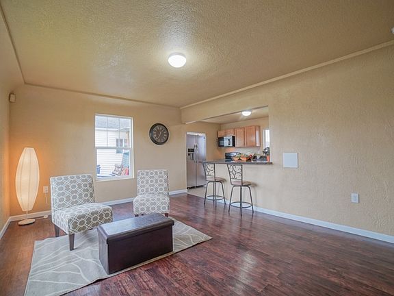 5th image of 813 E 62nd St