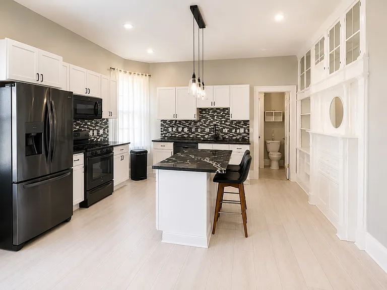 2030 Mountford Ave #1 — Photo 3