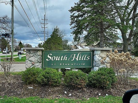 5th image of 1649 S Hill Blvd #1555
