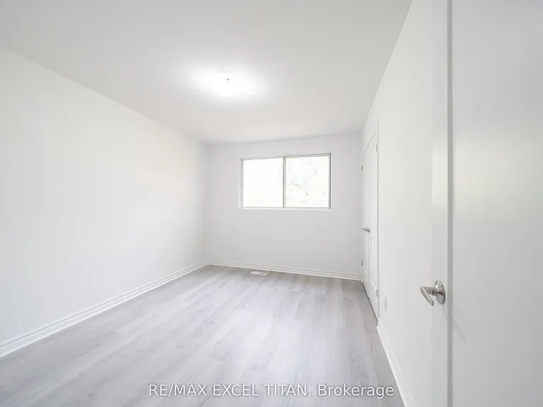 1285 White Oaks Blvd — Photo 4