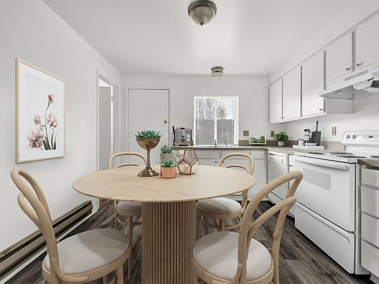 Holly Street Apartments — Photo 13
