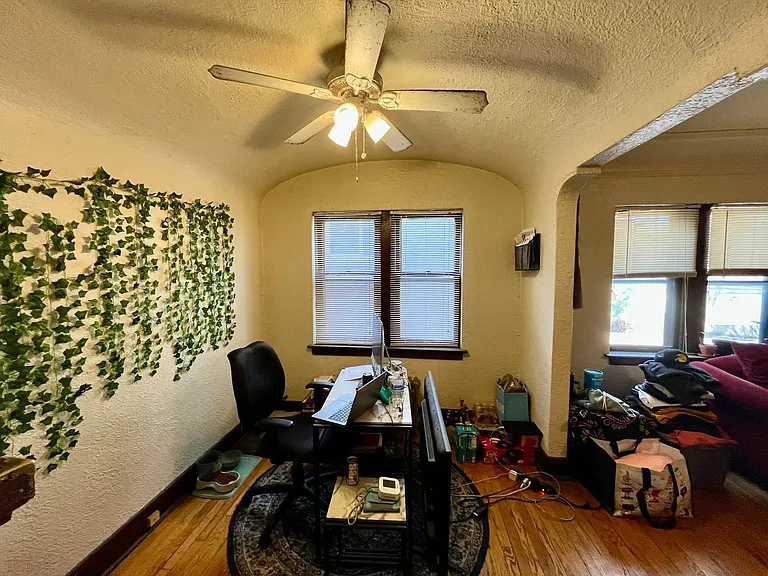 1420 E Capitol Dr — Photo 4