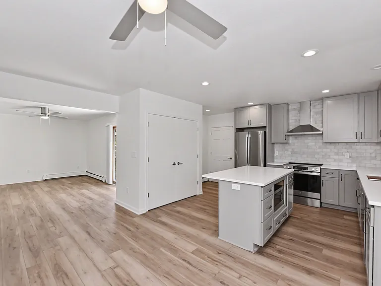 W330N4339 Lakeland Dr #B — Photo 4