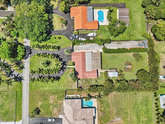 5th image of 14051 SW 15th Ct