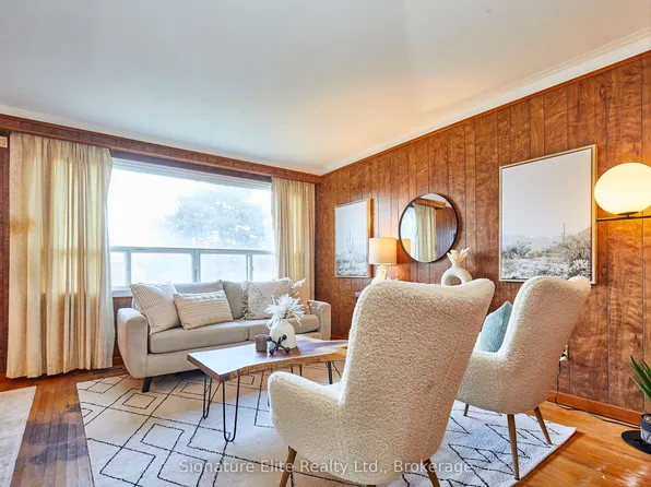 49 Savarin St, Toronto, ON M1J 1Z9