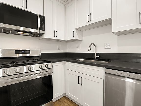 2nd image of 715 Sunset Ave