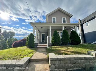 1 Charles St, Throop, PA 18512