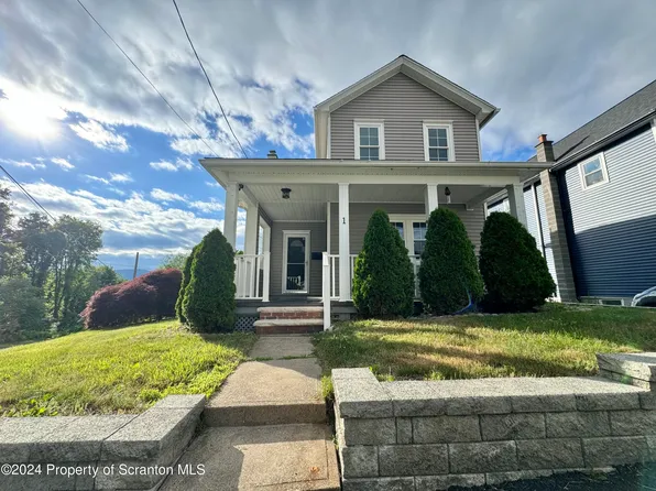 1 Charles St, Throop, PA 18512