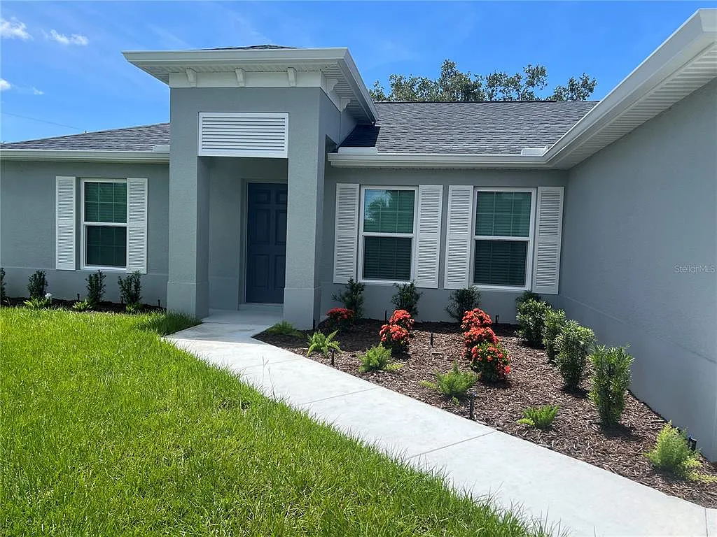 3 bed, 2.0 bath, 1437 sqft, $2,150 — Photo 2