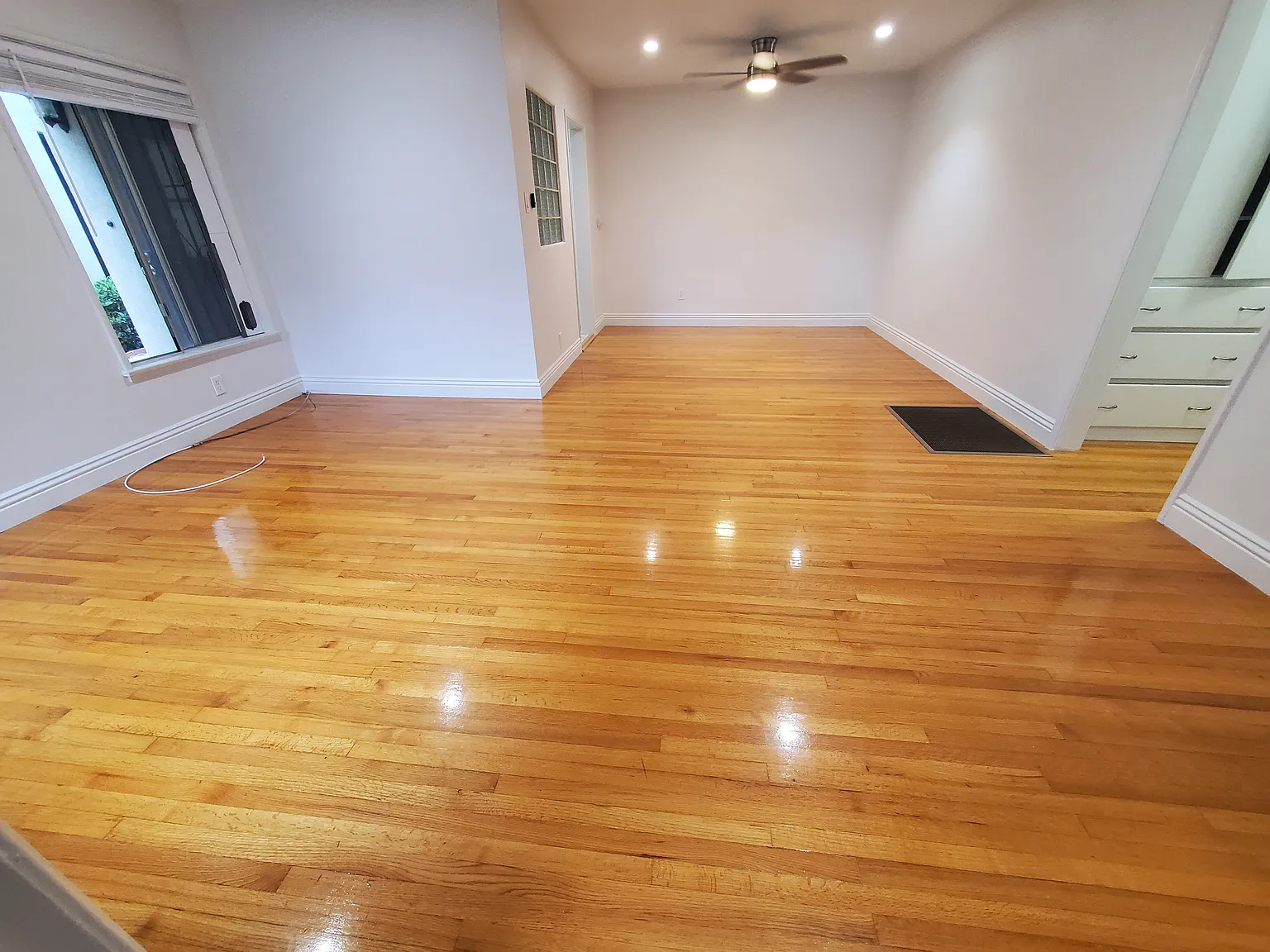 1020 E Carson St — Photo 3