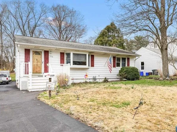 109 Hiawatha Blvd, Oakland, NJ 07436