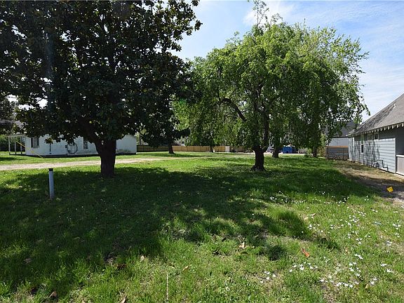 2nd image of 406 SE D St Lot 19