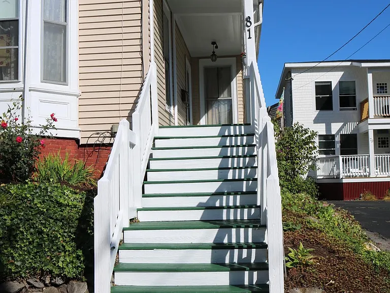 81 Lincoln St #2 — Photo 2