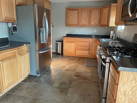 5th image of 2204 Burnett Ave