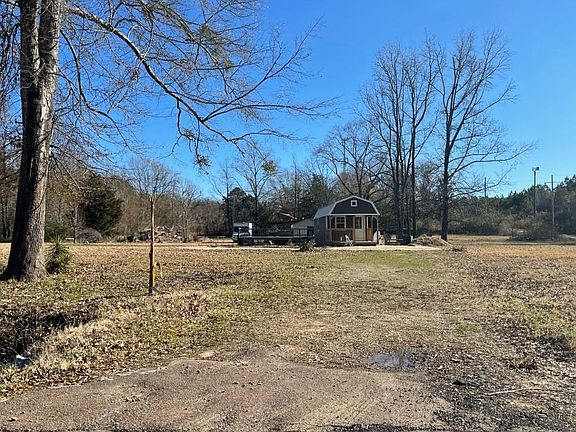 4th image of 296 Hickory Rd