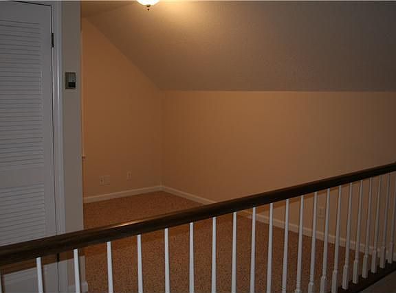4th image of 506 Brentwood Cir #C