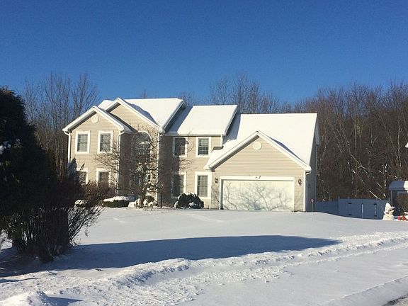 3rd image of 30 Michelle Dr