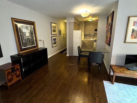 2nd image of 420 W Aldine Ave APT 306