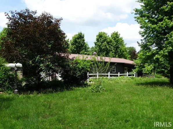 10070 E State Road 64 Rd, Oakland City, IN 47660